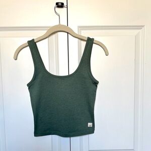 Vuori Halo Scoop Tank (old version)